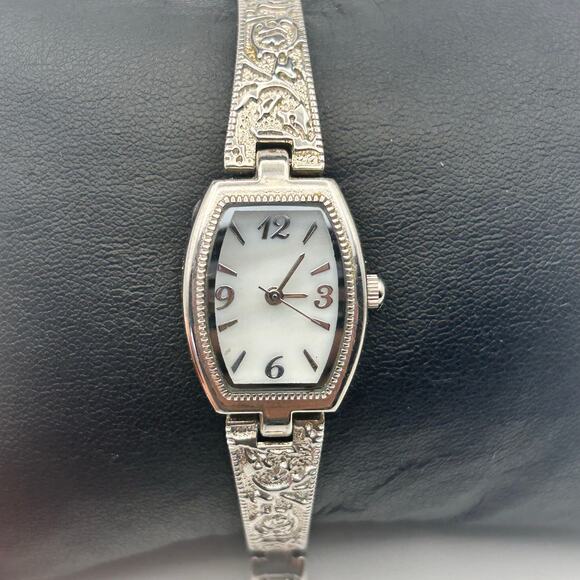 Women’s Silver Tone Stainless Steel Fashion Watch 18mm Working - Picture 1 of 8